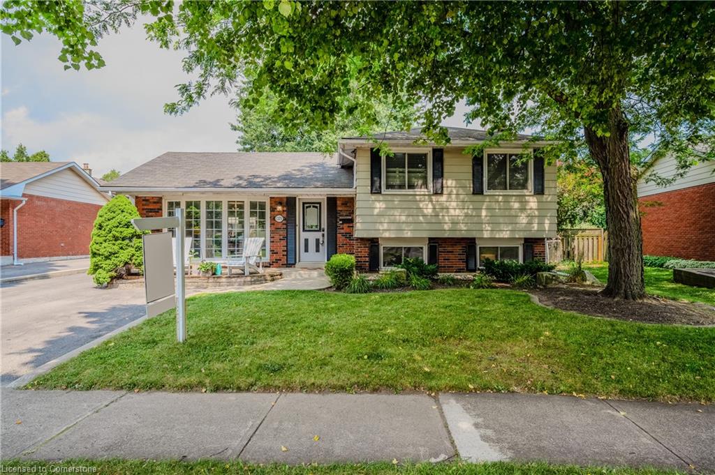 1371 Majestic Dr Burlington